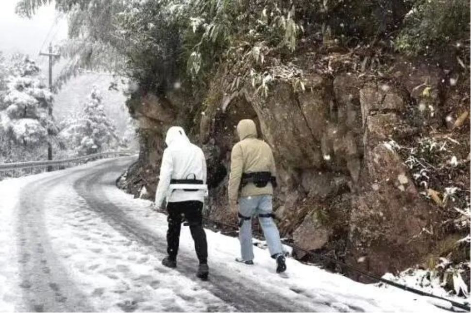 -4°C Snow Trek on Ancient Trail: AlpWalk’s Exoskeleton Completes 3 Hour Field Test